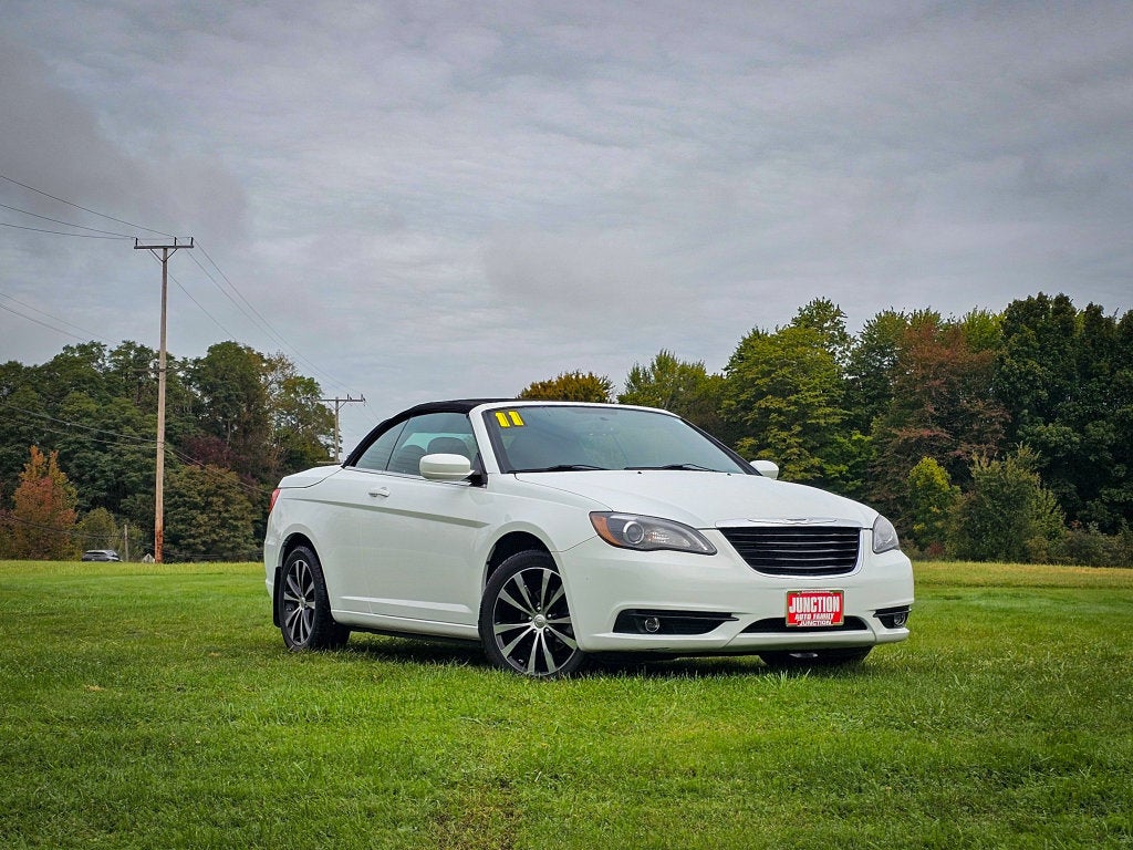 Used 2011 Chrysler 200 S with VIN 1C3BC8EGXBN612270 for sale in Chardon, OH