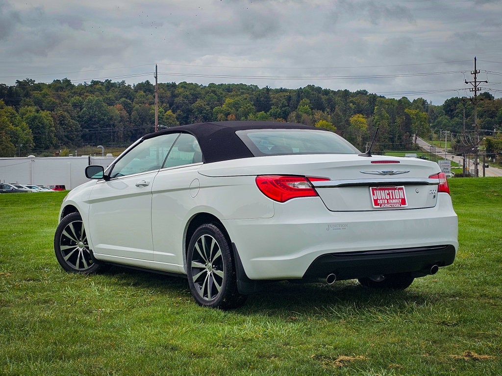 2011 Chrysler 200 S
