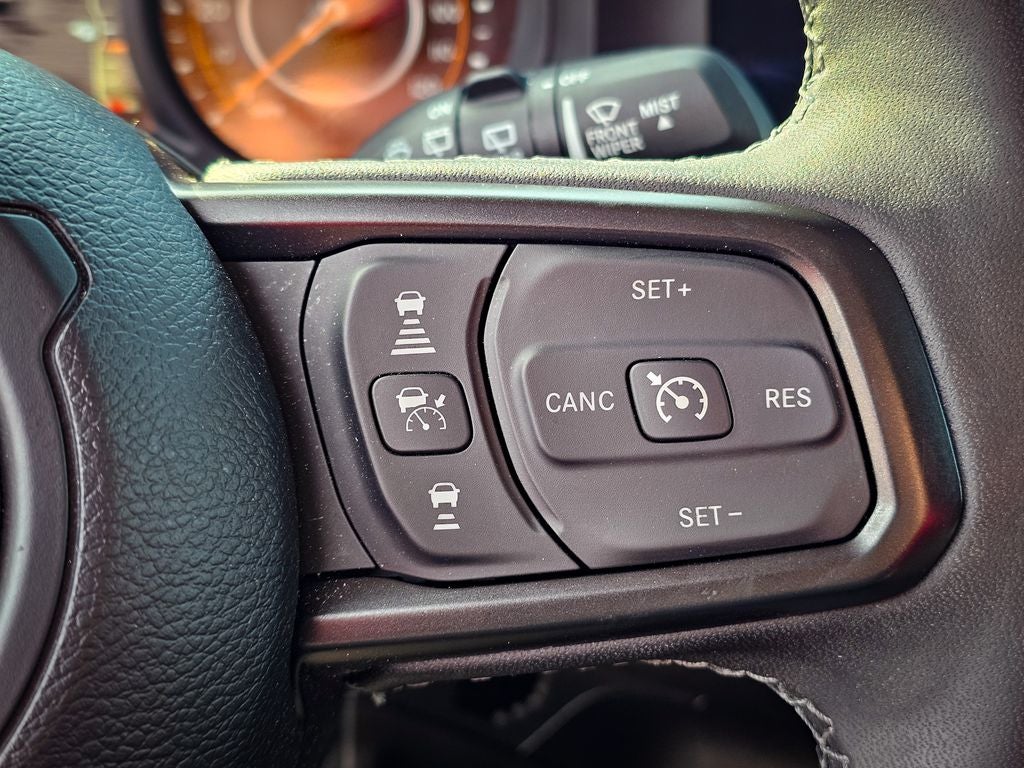 2025 Jeep Wrangler 4-Door Summit 4x4