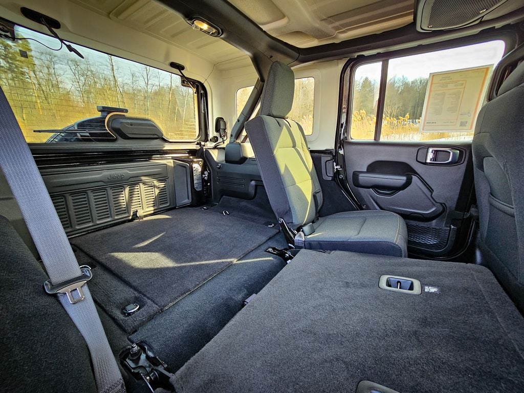 2025 Jeep Wrangler 4-Door Summit 4x4