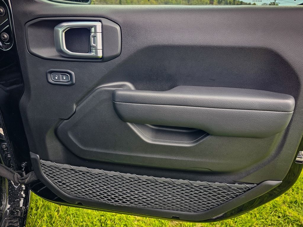 2025 Jeep Wrangler 4-Door Summit 4x4