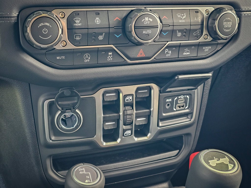 2027 Jeep Wrangler WRANGLER 4-DOOR SAHARA