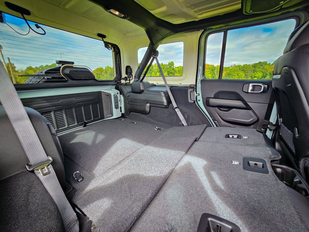 2027 Jeep Wrangler WRANGLER 4-DOOR SAHARA
