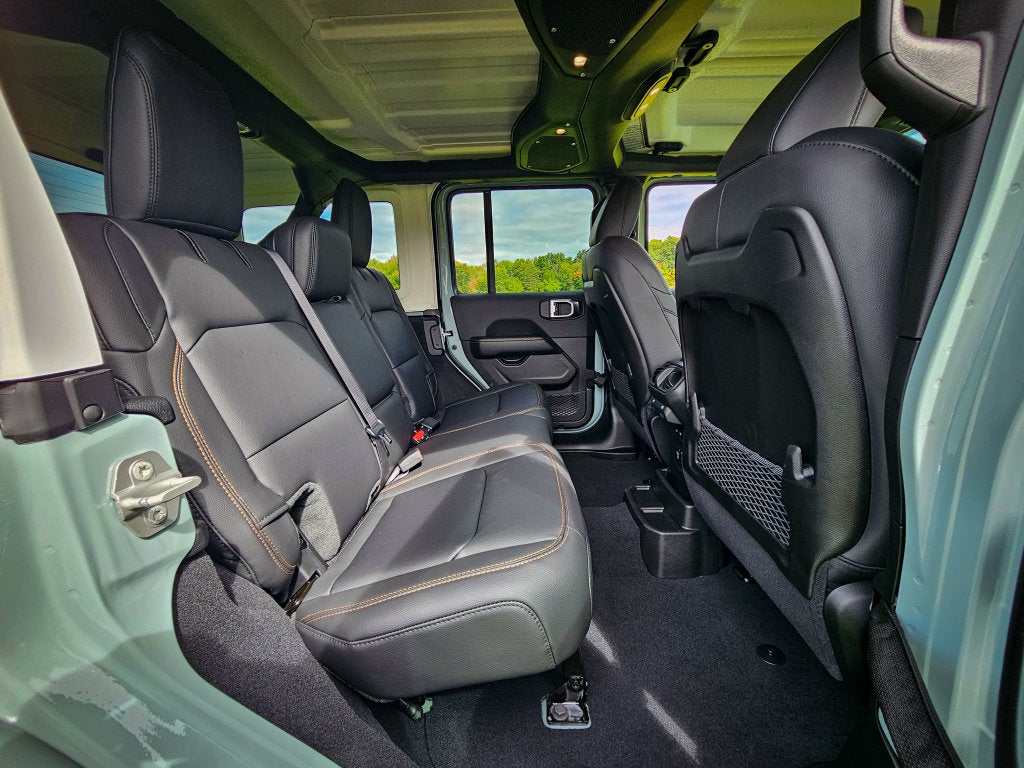 2027 Jeep Wrangler WRANGLER 4-DOOR SAHARA