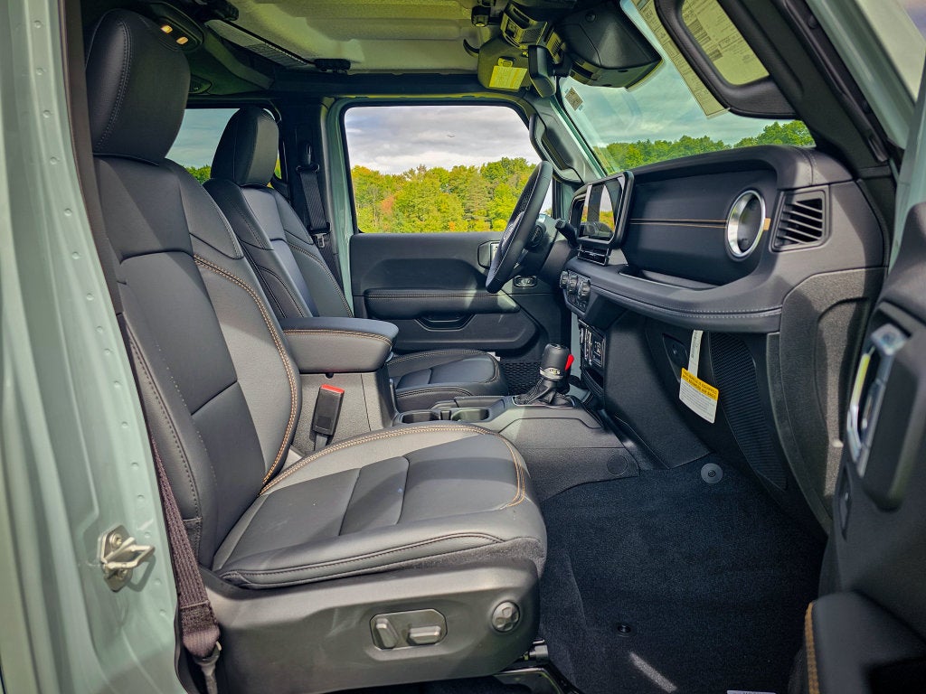 2027 Jeep Wrangler WRANGLER 4-DOOR SAHARA