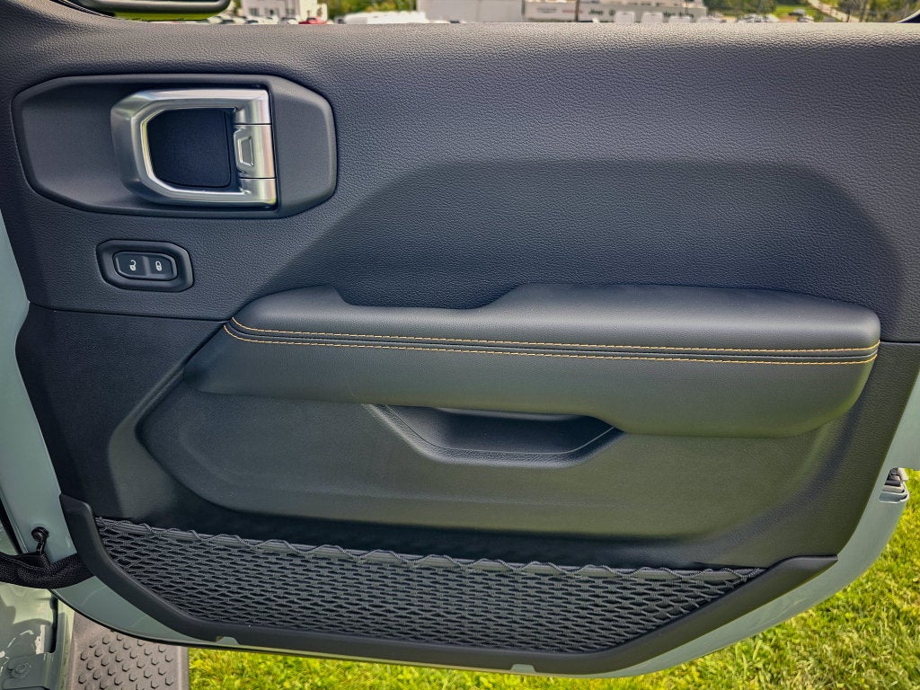 2027 Jeep Wrangler WRANGLER 4-DOOR SAHARA
