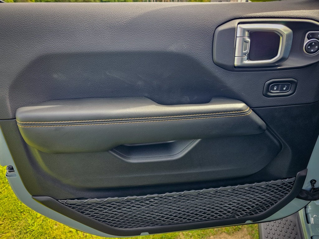 2027 Jeep Wrangler WRANGLER 4-DOOR SAHARA