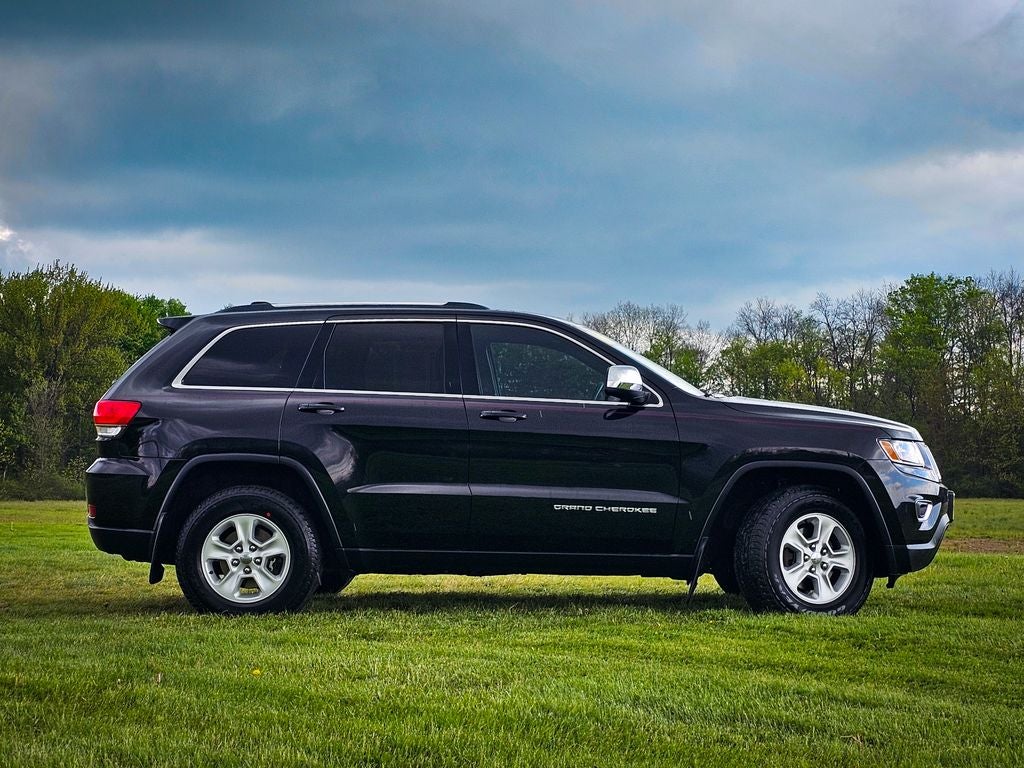 Used 2016 Jeep Grand Cherokee Laredo with VIN 1C4RJFAGXGC307610 for sale in Chardon, OH