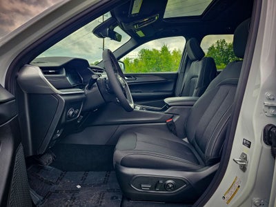 2026 Jeep Grand Cherokee GRAND CHEROKEE LAREDO X 4X4