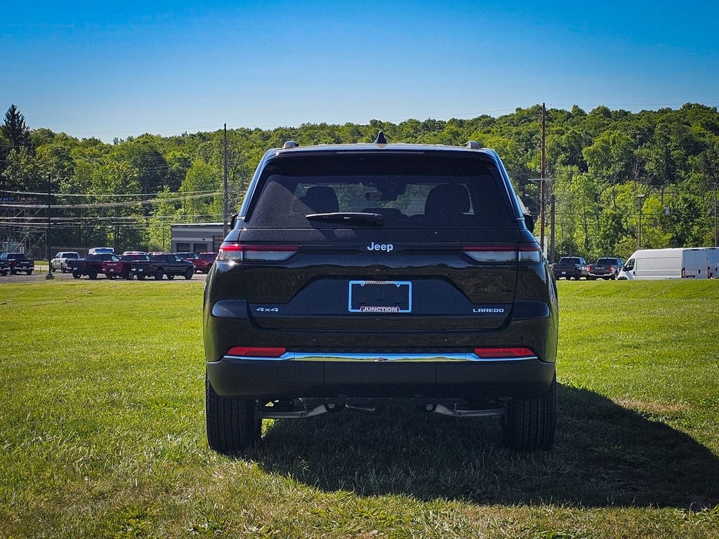 2026 Jeep Grand Cherokee GRAND CHEROKEE LAREDO X 4X4
