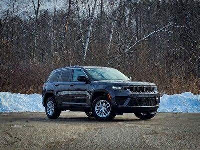 2025 Jeep Grand Cherokee GRAND CHEROKEE LAREDO X 4X4