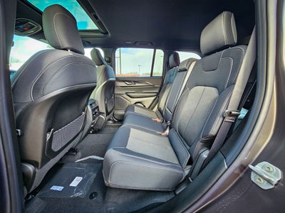 2025 Jeep Grand Cherokee GRAND CHEROKEE LAREDO X 4X4