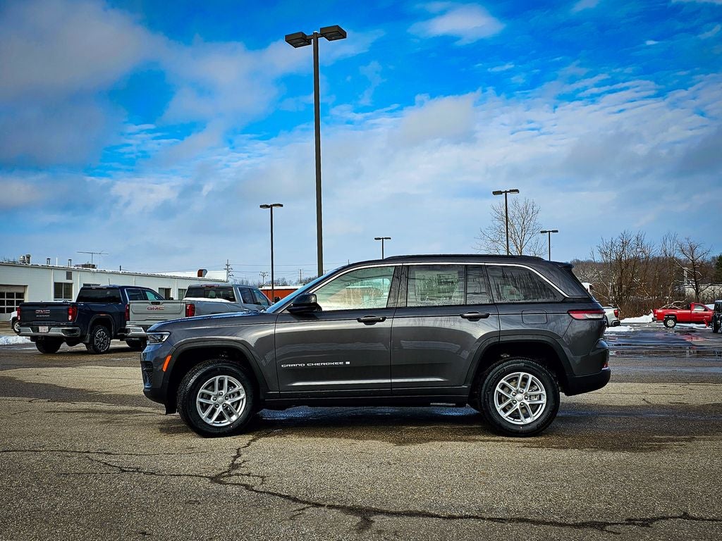 2025 Jeep Grand Cherokee GRAND CHEROKEE LAREDO X 4X4