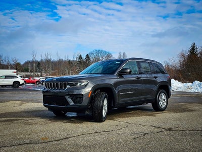 2025 Jeep Grand Cherokee GRAND CHEROKEE LAREDO X 4X4