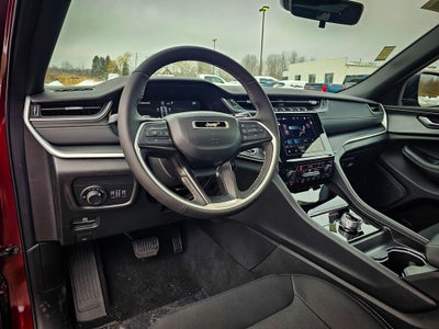 2025 Jeep Grand Cherokee GRAND CHEROKEE LAREDO X 4X4