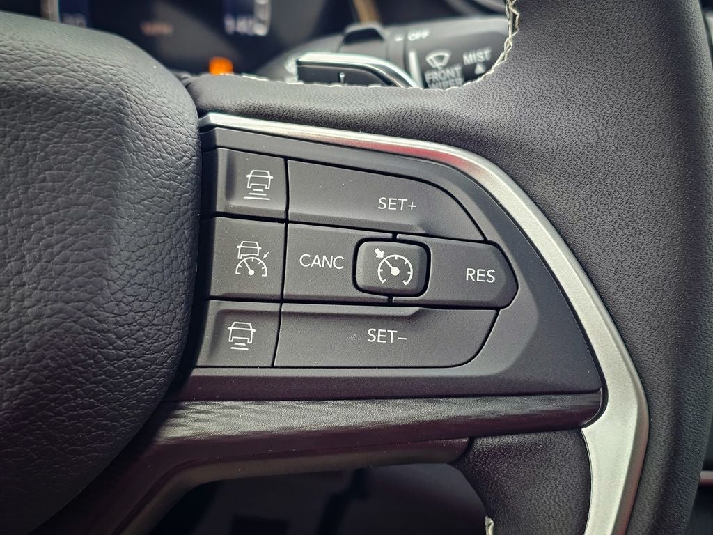 2025 Jeep Grand Cherokee GRAND CHEROKEE LAREDO X 4X4