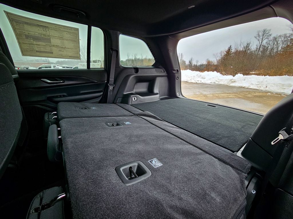 2025 Jeep Grand Cherokee GRAND CHEROKEE LAREDO X 4X4