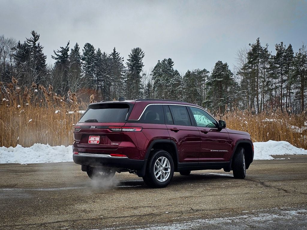 2025 Jeep Grand Cherokee GRAND CHEROKEE LAREDO X 4X4