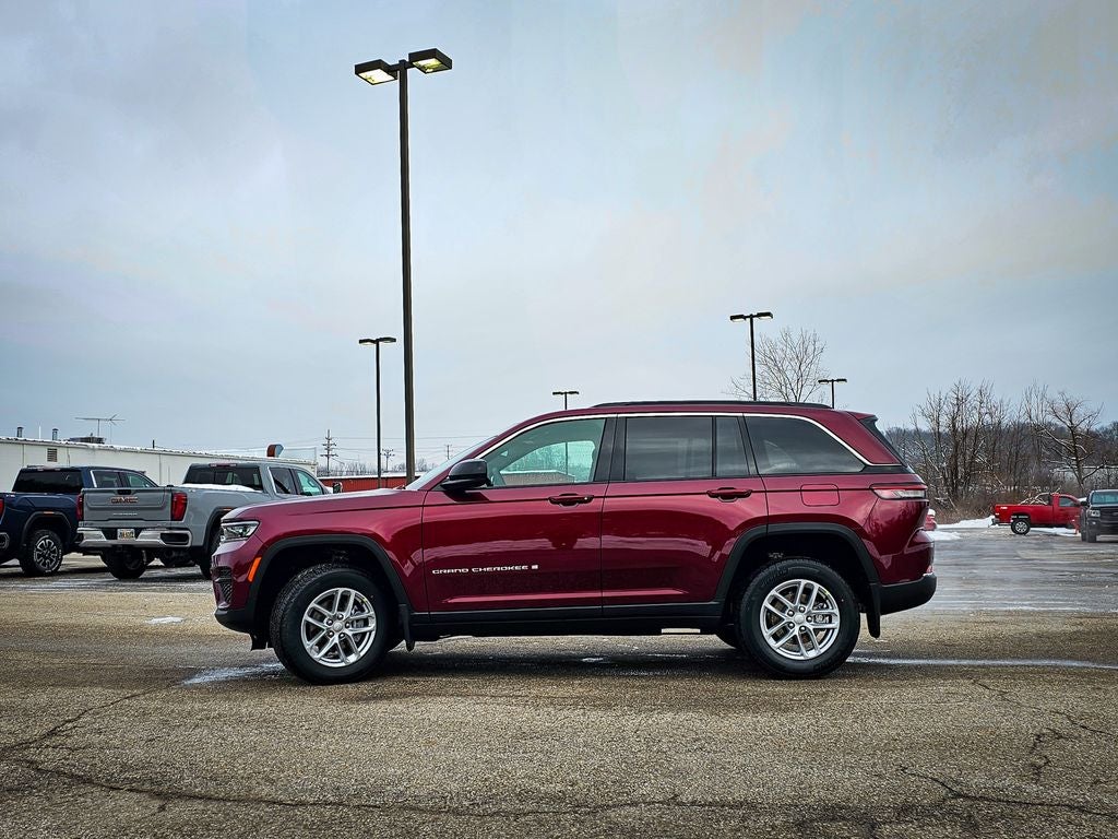 2025 Jeep Grand Cherokee GRAND CHEROKEE LAREDO X 4X4