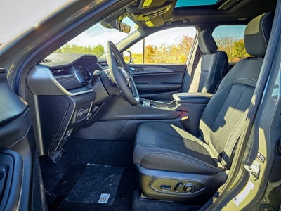 2027 Jeep Grand Cherokee GRAND CHEROKEE LAREDO X 4X4
