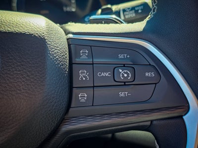 2027 Jeep Grand Cherokee GRAND CHEROKEE LAREDO X 4X4