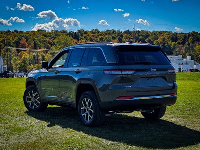 2027 Jeep Grand Cherokee GRAND CHEROKEE LAREDO X 4X4