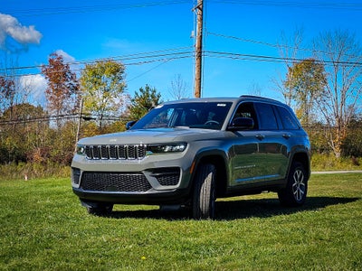 2027 Jeep Grand Cherokee GRAND CHEROKEE LAREDO X 4X4