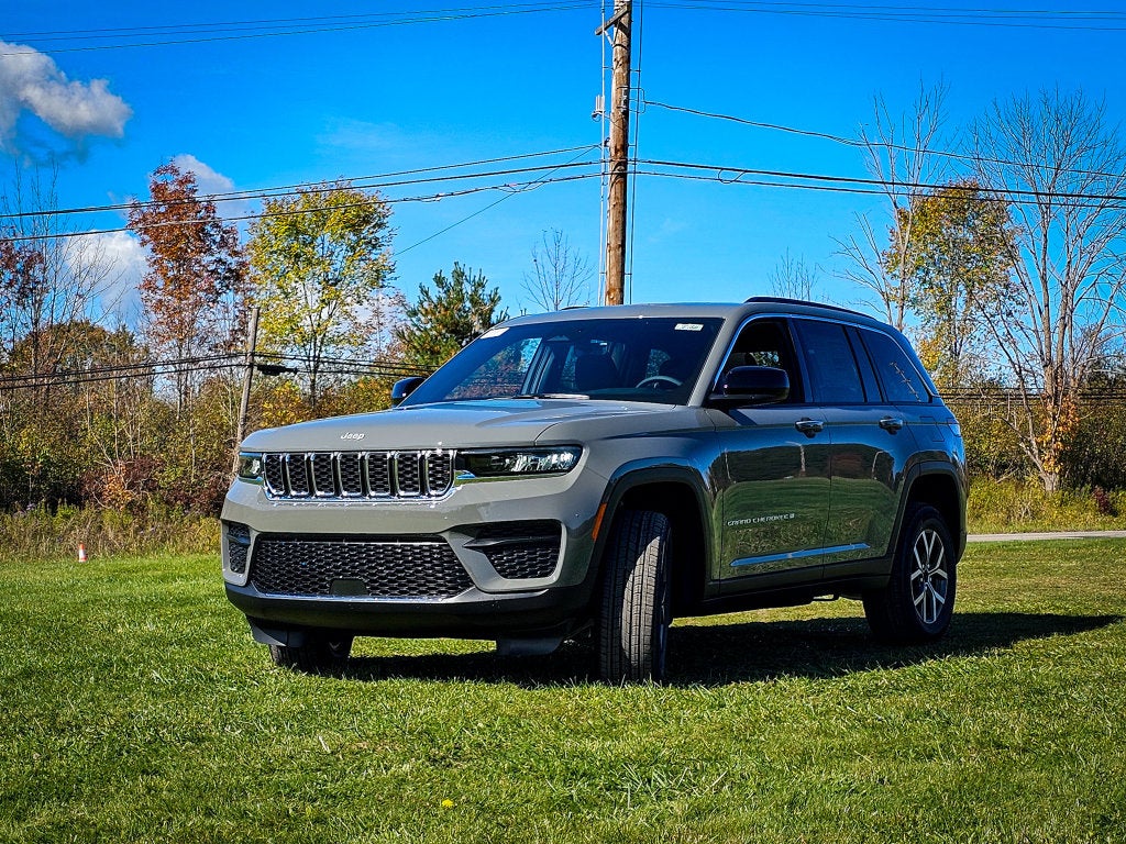 2027 Jeep Grand Cherokee GRAND CHEROKEE LAREDO X 4X4