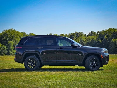 2026 Jeep Grand Cherokee GRAND CHEROKEE LAREDO ALTITUDE 4X4