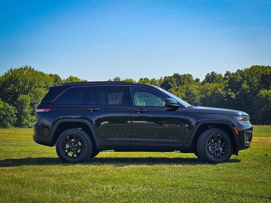 2026 Jeep Grand Cherokee GRAND CHEROKEE LAREDO ALTITUDE 4X4