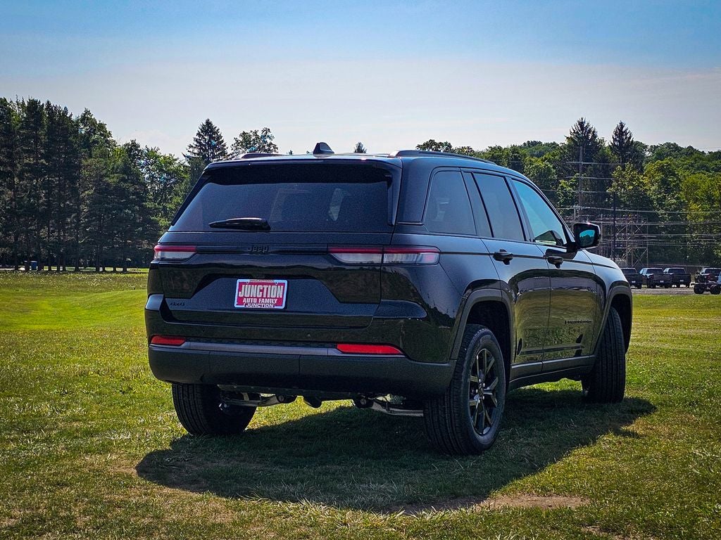 2026 Jeep Grand Cherokee GRAND CHEROKEE LAREDO ALTITUDE 4X4