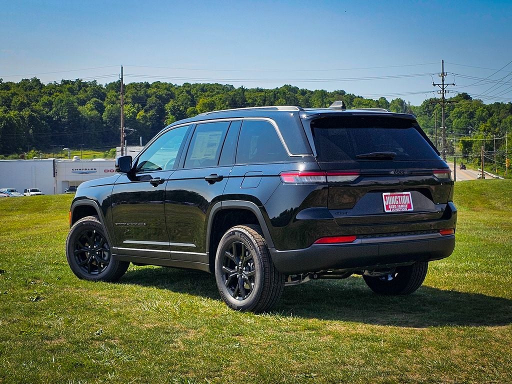 2026 Jeep Grand Cherokee GRAND CHEROKEE LAREDO ALTITUDE 4X4
