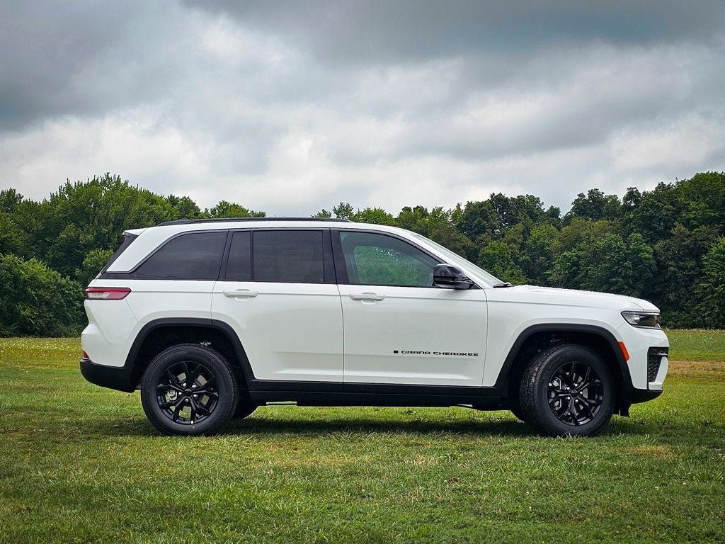 2026 Jeep Grand Cherokee GRAND CHEROKEE LAREDO ALTITUDE 4X4