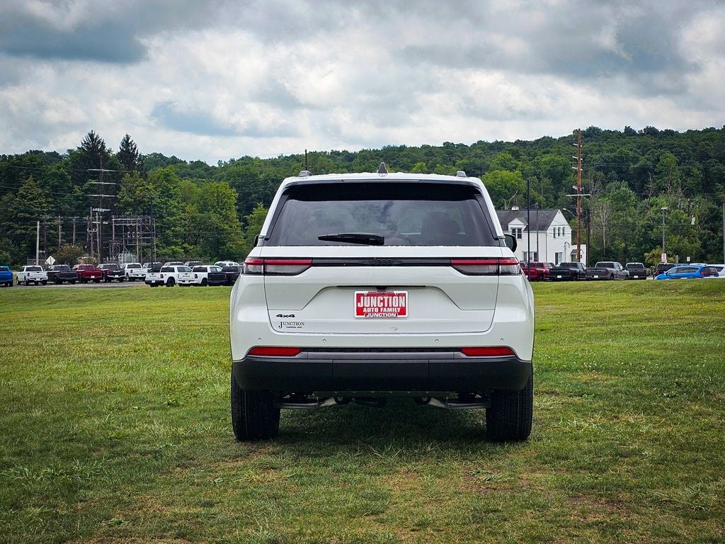 2026 Jeep Grand Cherokee GRAND CHEROKEE LAREDO ALTITUDE 4X4