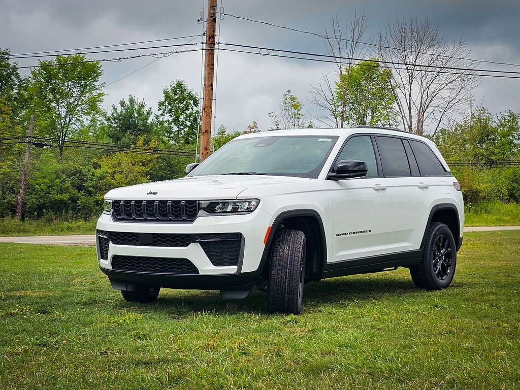2026 Jeep Grand Cherokee GRAND CHEROKEE LAREDO ALTITUDE 4X4