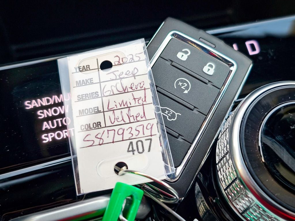 2025 Jeep Grand Cherokee GRAND CHEROKEE LIMITED 4X4