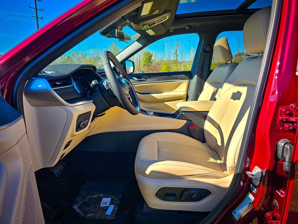 2025 Jeep Grand Cherokee GRAND CHEROKEE LIMITED 4X4