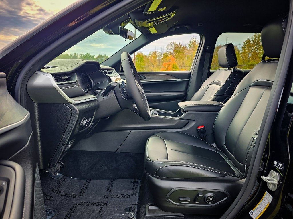 2027 Jeep Grand Cherokee GRAND CHEROKEE LIMITED 4X4