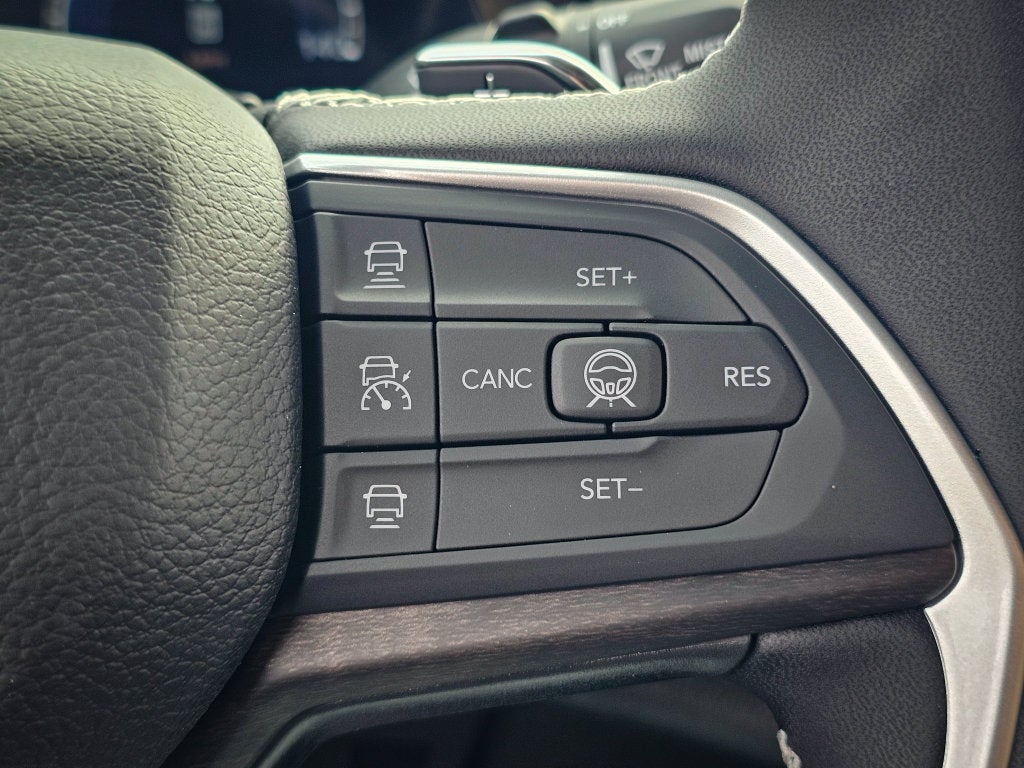 2027 Jeep Grand Cherokee GRAND CHEROKEE LIMITED 4X4