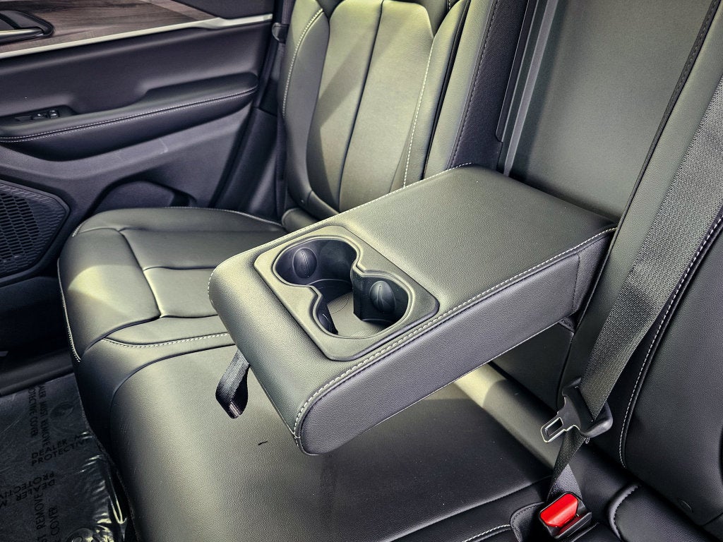 2027 Jeep Grand Cherokee GRAND CHEROKEE LIMITED 4X4