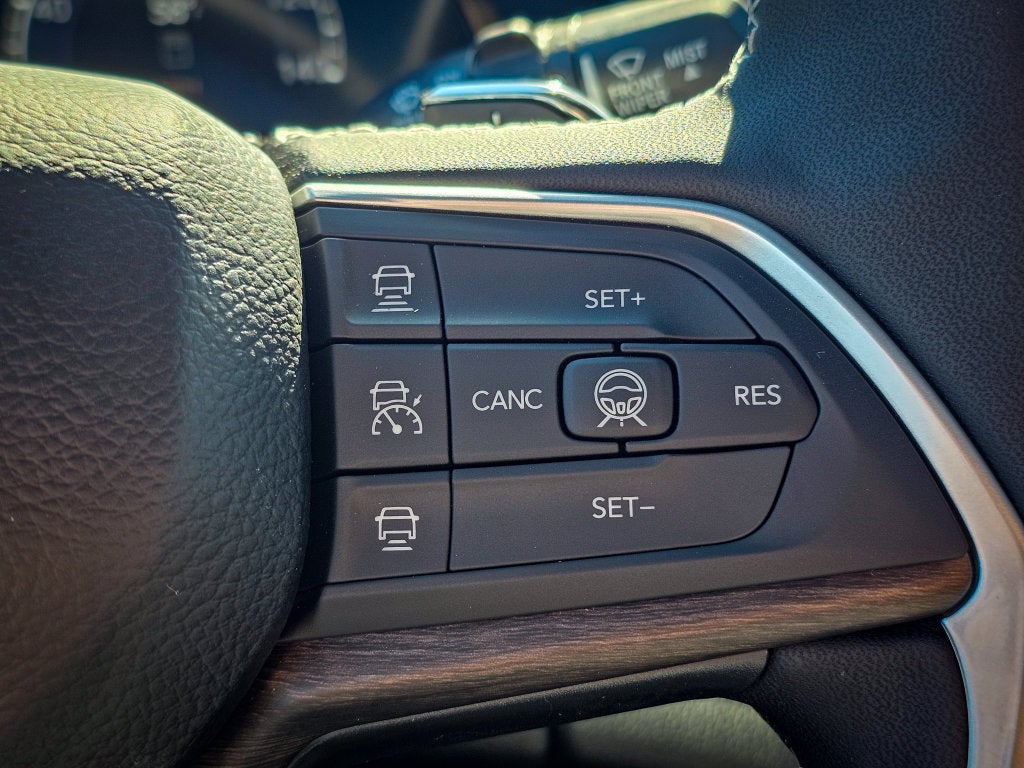 2027 Jeep Grand Cherokee GRAND CHEROKEE LIMITED 4X4