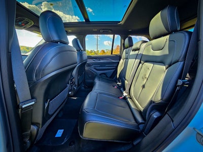 2027 Jeep Grand Cherokee GRAND CHEROKEE LIMITED 4X4