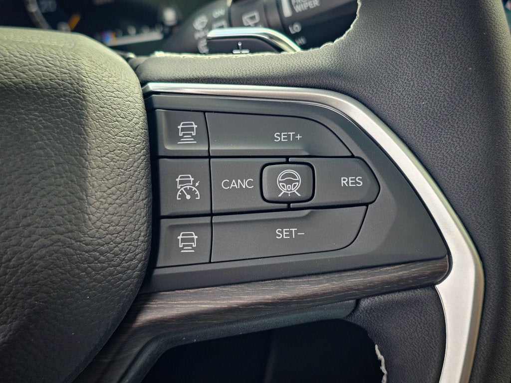 2027 Jeep Grand Cherokee GRAND CHEROKEE LIMITED RESERVE 4X4