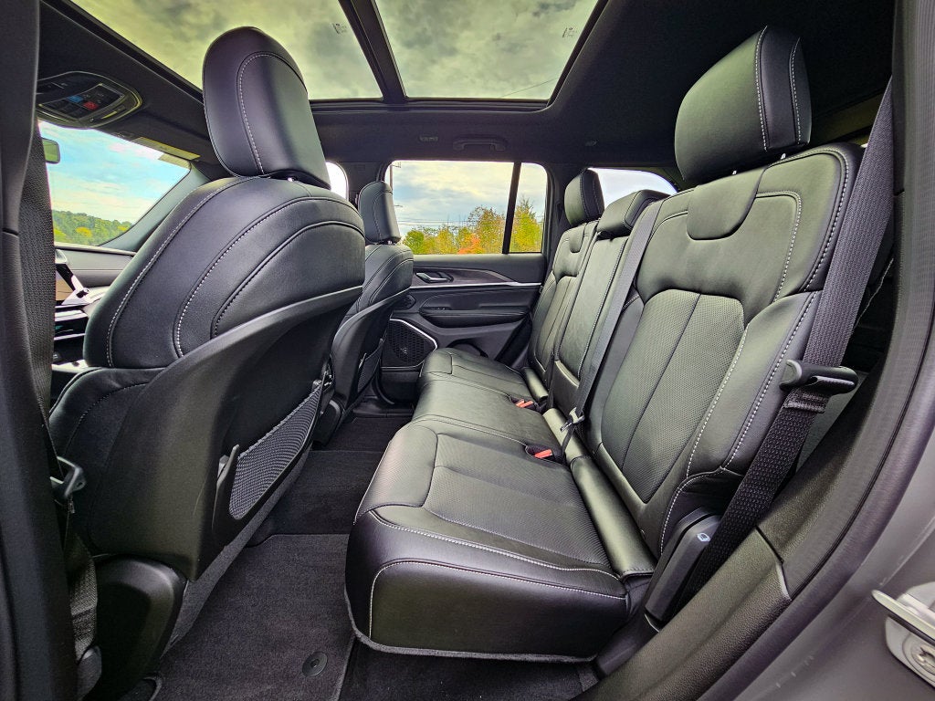 2027 Jeep Grand Cherokee GRAND CHEROKEE LIMITED RESERVE 4X4