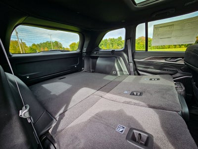 2027 Jeep Grand Cherokee GRAND CHEROKEE LIMITED RESERVE 4X4