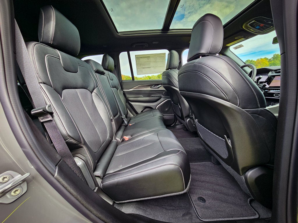 2027 Jeep Grand Cherokee GRAND CHEROKEE LIMITED RESERVE 4X4