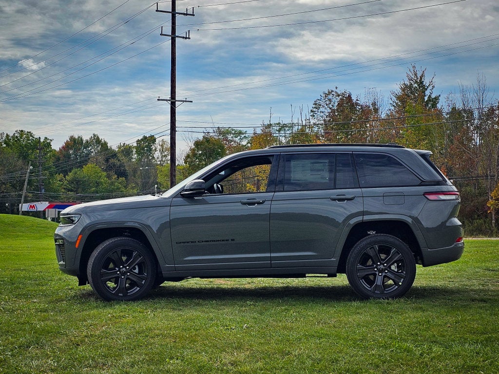 2027 Jeep Grand Cherokee GRAND CHEROKEE LIMITED RESERVE 4X4