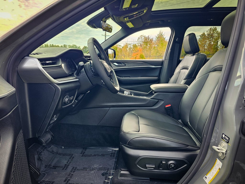 2027 Jeep Grand Cherokee GRAND CHEROKEE LIMITED 4X4