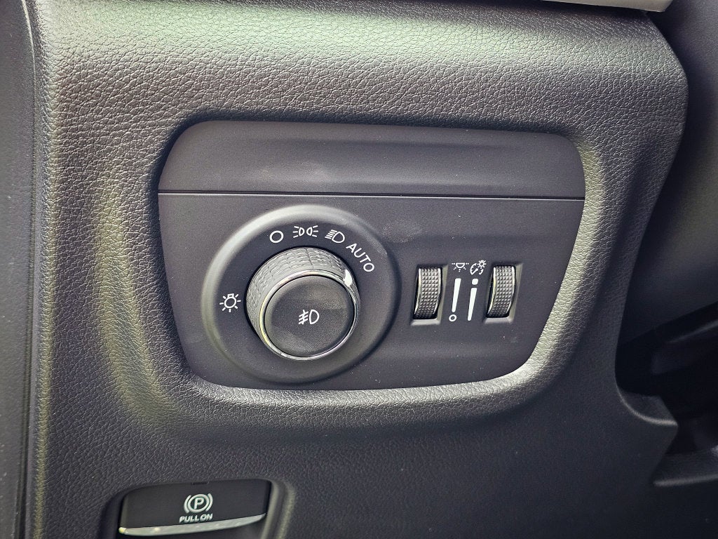 2027 Jeep Grand Cherokee GRAND CHEROKEE LIMITED 4X4