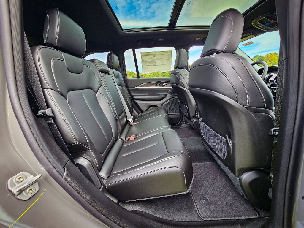 2027 Jeep Grand Cherokee GRAND CHEROKEE LIMITED 4X4